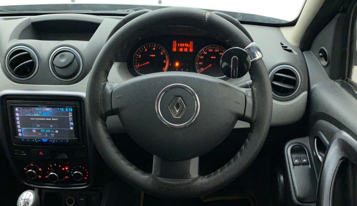 2014 Renault Duster 85 PS RXE DIESEL ADVENTURE, Diesel, Manual, 1,13,683 km, Steering Wheel Close Up