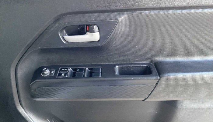 2022 Maruti New Wagon-R ZXI PLUS 1.2, Petrol, Manual, 17,658 km, Driver Side Door Panels Control