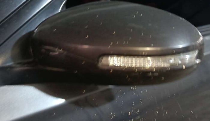 2019 Maruti Vitara Brezza ZDI, Diesel, Manual, 97,434 km, Left rear-view mirror - Indicator light has minor damage