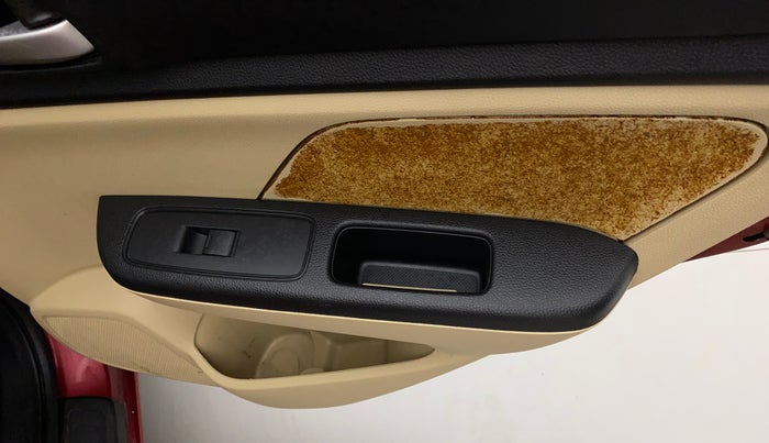 2018 Honda Amaze 1.2L I-VTEC S, Petrol, Manual, 72,135 km, Right rear door - Trim has minor damage