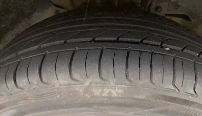 2017 Tata Tiago XZ PETROL, Petrol, Manual, 58,196 km, Right Front Tyre Tread
