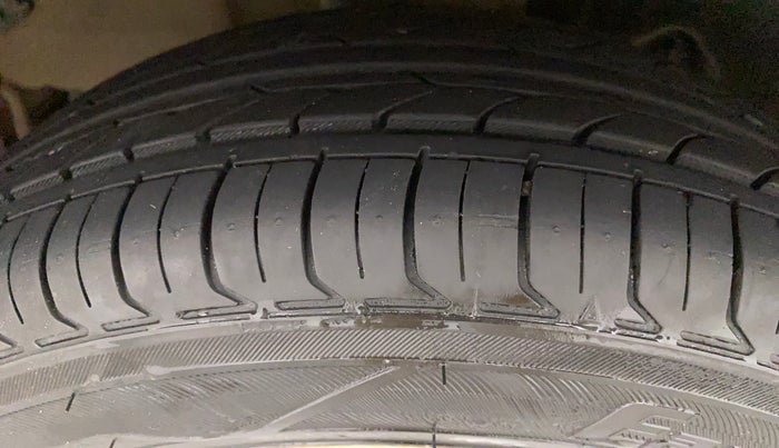 2017 Tata Tiago XZ PETROL, Petrol, Manual, 58,196 km, Right Rear Tyre Tread