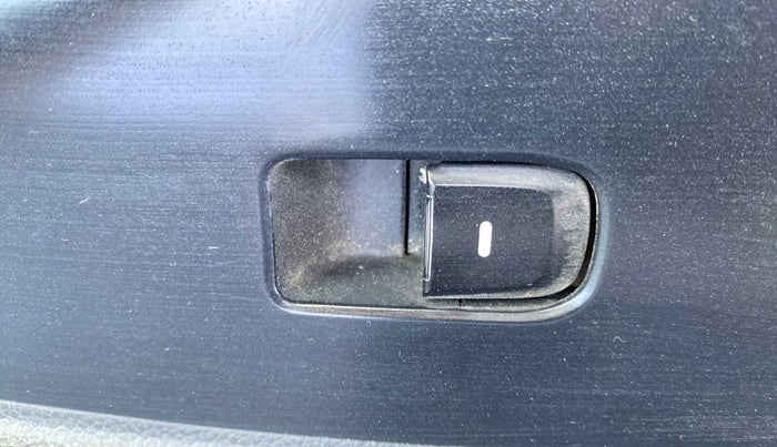 2017 Hyundai Grand i10 MAGNA 1.2 KAPPA VTVT, Petrol, Manual, 41,400 km, Left front window switch / handle - Switch/handle not functional