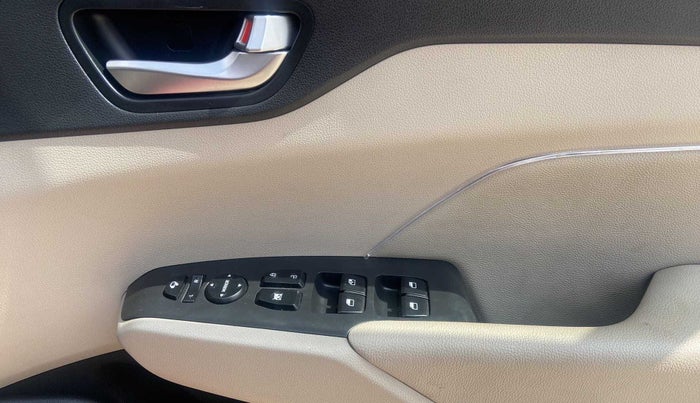 2020 Hyundai Verna SX (O)1.5 VTVT, Petrol, Manual, 10,888 km, Driver Side Door Panels Control