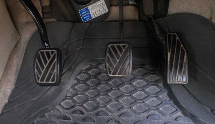 2017 Maruti Dzire VDI, Diesel, Manual, 92,006 km, Pedals
