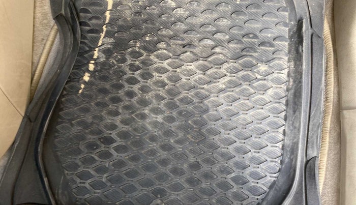 2017 Maruti Dzire VDI, Diesel, Manual, 92,006 km, Flooring - Minor discolouration
