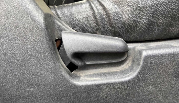 2017 Maruti Wagon R 1.0 VXI AMT, Petrol, Automatic, 42,547 km, Driver Side Adjustment Panel