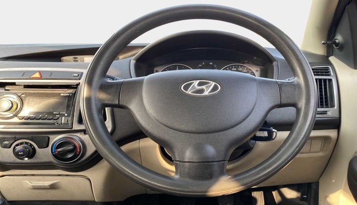 2013 Hyundai i20 MAGNA 1.4 CRDI, Diesel, Manual, 65,602 km, Steering Wheel Close Up