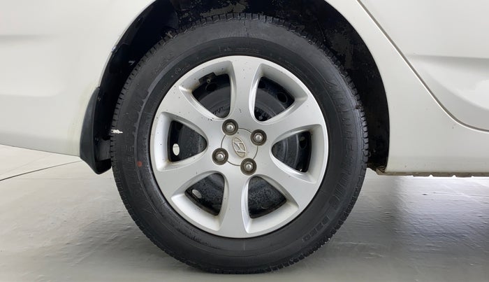 2013 Hyundai Verna FLUIDIC 1.6 EX VTVT, Petrol, Manual, 32,655 km, Right Rear Wheel