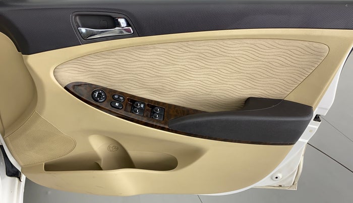 2013 Hyundai Verna FLUIDIC 1.6 EX VTVT, Petrol, Manual, 32,655 km, Driver Side Door Panels Control