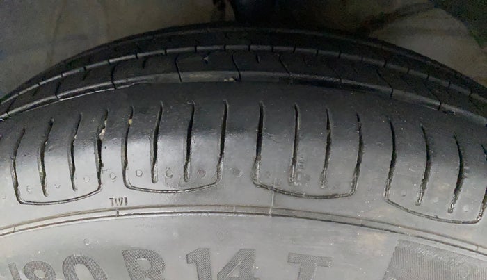 2019 Maruti Swift VXI, Petrol, Manual, 89,076 km, Right Front Tyre Tread