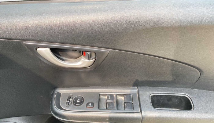2018 Honda BR-V 1.5L I- DTEC S, Diesel, Manual, 98,950 km, Driver Side Door Panels Control