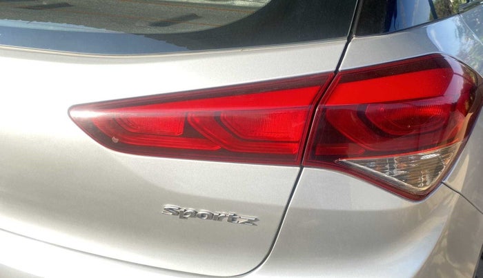 2017 Hyundai Elite i20 SPORTZ 1.2, Petrol, Manual, 47,120 km, Right tail light - Minor damage