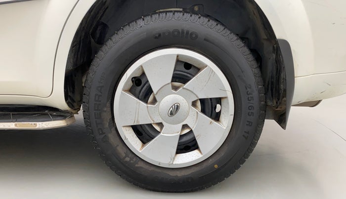 2019 Mahindra XUV500 W5, Diesel, Manual, 30,127 km, Left Rear Wheel