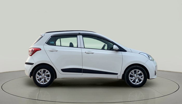 2018 Hyundai Grand i10 SPORTZ 1.2 KAPPA VTVT, Petrol, Manual, 31,428 km, Right Side