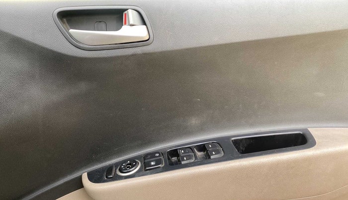 2018 Hyundai Grand i10 SPORTZ 1.2 KAPPA VTVT, Petrol, Manual, 31,428 km, Driver Side Door Panels Control