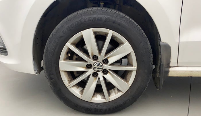 2016 Volkswagen Polo HIGHLINE1.2L, Petrol, Manual, 71,808 km, Left Front Wheel