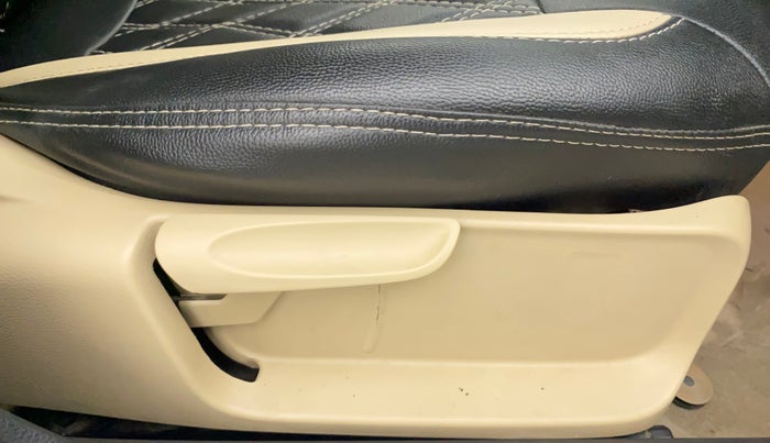 2016 Volkswagen Polo HIGHLINE1.2L, Petrol, Manual, 71,808 km, Driver Side Adjustment Panel