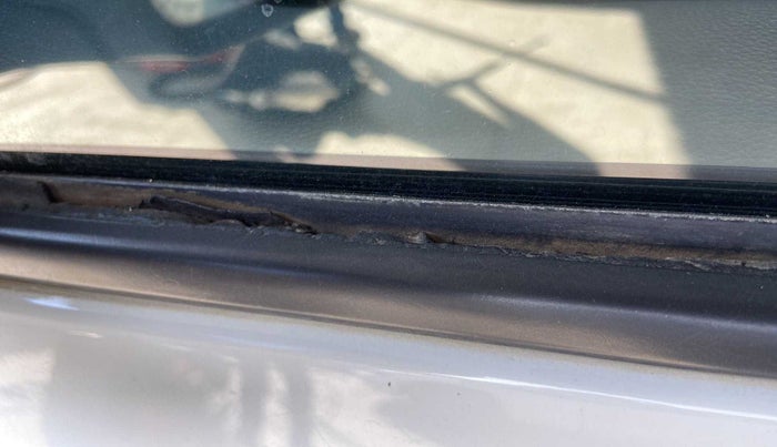 2019 Hyundai Xcent S 1.2, Petrol, Manual, 38,049 km, Rear left door - Weather strip has minor damage
