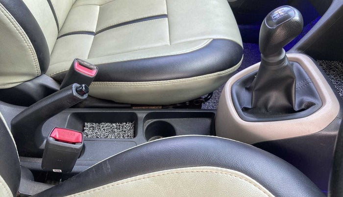 2019 Hyundai Xcent S 1.2, Petrol, Manual, 38,049 km, Gear Lever