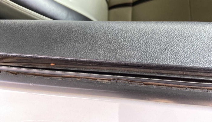 2019 Hyundai Xcent S 1.2, Petrol, Manual, 38,049 km, Driver-side door - Weather strip has minor damage