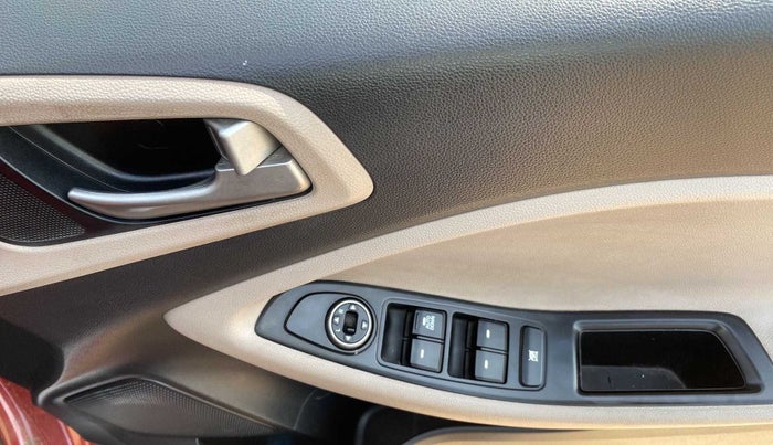 2018 Hyundai Elite i20 MAGNA EXECUTIVE 1.2, Petrol, Manual, 50,248 km, Driver Side Door Panels Control