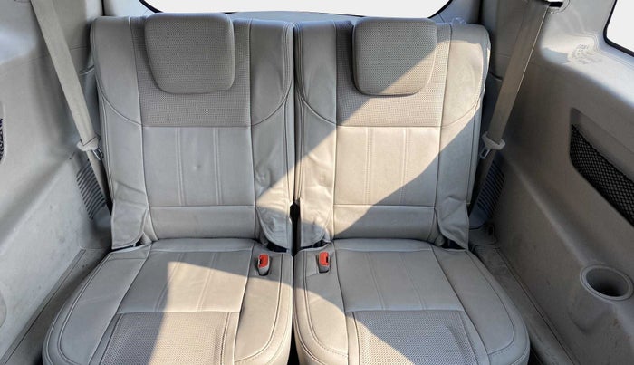 2015 Mahindra XUV500 W8, Diesel, Manual, 38,162 km, Third Seat Row ( optional )