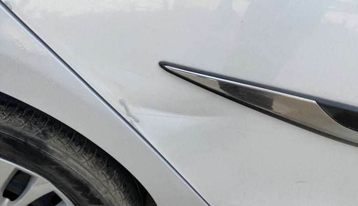 2016 Maruti Ciaz VDI+ SHVS, Diesel, Manual, 81,181 km, Right rear door - Slightly dented