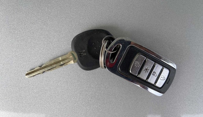 2016 Hyundai i10 ERA 1.1, Petrol, Manual, 13,367 km, Key Close Up