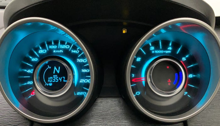 2018 Mahindra XUV500 W7, Diesel, Manual, 1,03,546 km, Odometer Image