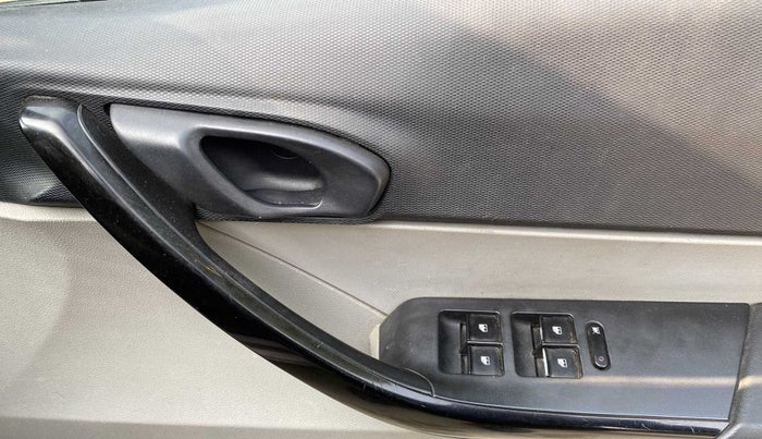 2016 Tata Tiago XM PETROL, Petrol, Manual, 44,672 km, Driver Side Door Panels Control
