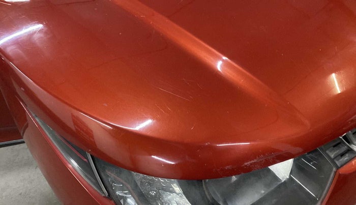 2016 Mahindra Kuv100 K8 6 STR, Petrol, Manual, 50,132 km, Bonnet (hood) - Paint has minor damage