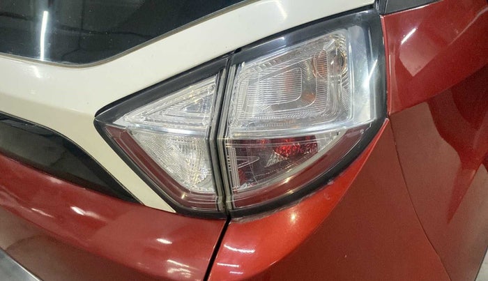 2017 Tata NEXON XM PETROL, Petrol, Manual, 31,230 km, Right tail light - Reverse gear light not functional