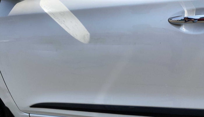 2015 Hyundai Elite i20 SPORTZ 1.2 (O), Petrol, Manual, 27,375 km, Front passenger door - Slightly dented
