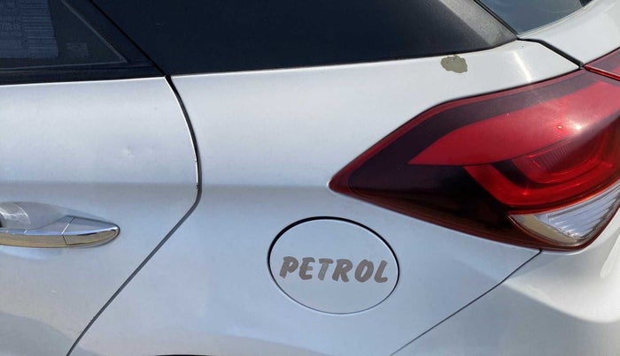 2015 Hyundai Elite i20 SPORTZ 1.2 (O), Petrol, Manual, 27,375 km, Left quarter panel - Slightly dented