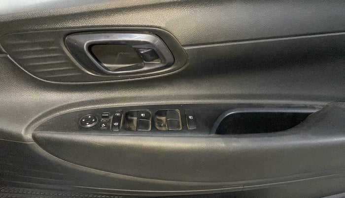 2020 Hyundai NEW I20 SPORTZ 1.2 MT, Petrol, Manual, 75,019 km, Driver Side Door Panels Control
