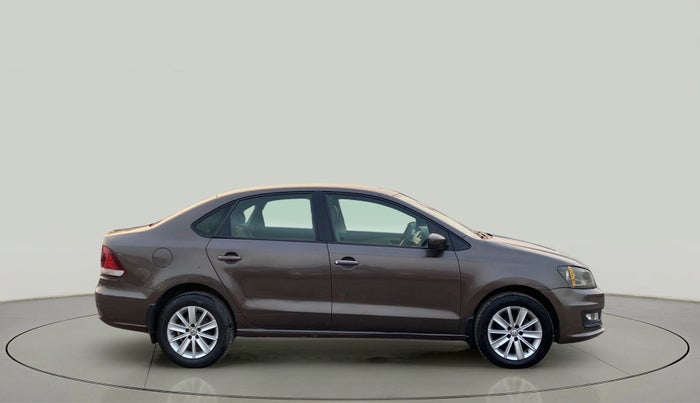 2016 Volkswagen Vento HIGHLINE DIESEL 1.5, Diesel, Manual, 1,16,406 km, Right Side View