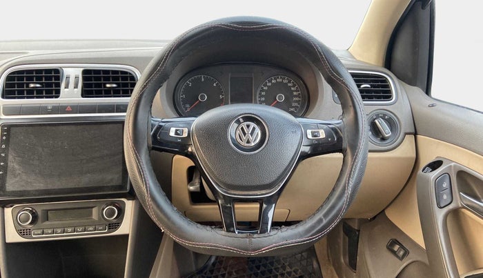 2016 Volkswagen Vento HIGHLINE DIESEL 1.5, Diesel, Manual, 1,16,622 km, Steering Wheel Close Up