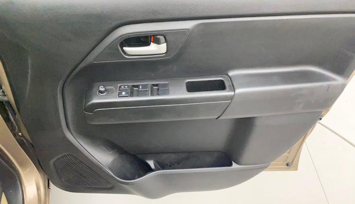 2020 Maruti New Wagon-R VXI 1.2, Petrol, Manual, 1,12,249 km, Driver Side Door Panels Control