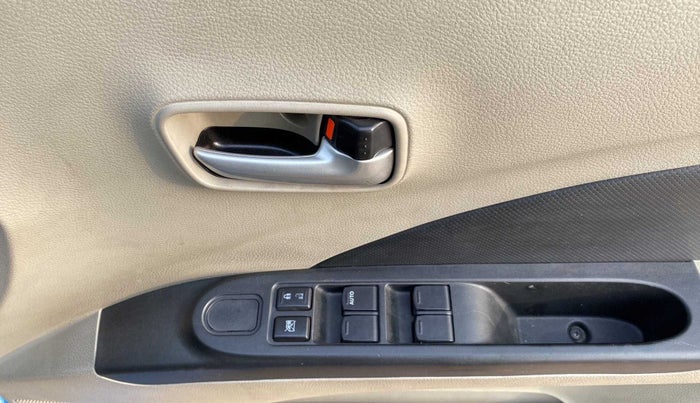 2017 Maruti Celerio VXI, Petrol, Manual, 40,838 km, Driver Side Door Panels Control