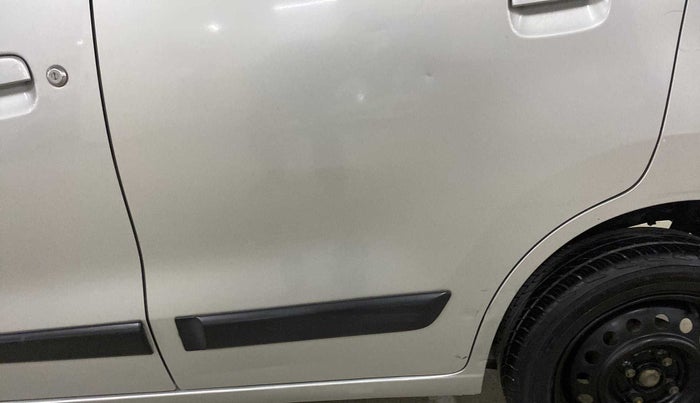 2014 Maruti Wagon R 1.0 VXI, Petrol, Manual, 43,359 km, Rear left door - Minor scratches