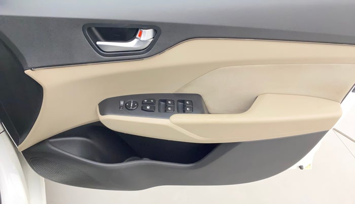 2019 Hyundai Verna 1.4 EX PETROL, Petrol, Manual, 59,884 km, Driver Side Door Panels Control