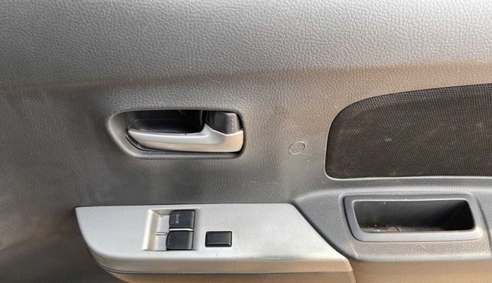 2010 Maruti Wagon R 1.0 LXI, Petrol, Manual, 51,846 km, Driver Side Door Panels Control
