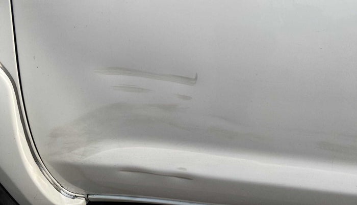 2011 Toyota Fortuner 3.0 4X4 MT, Diesel, Manual, 88,737 km, Front passenger door - Minor scratches