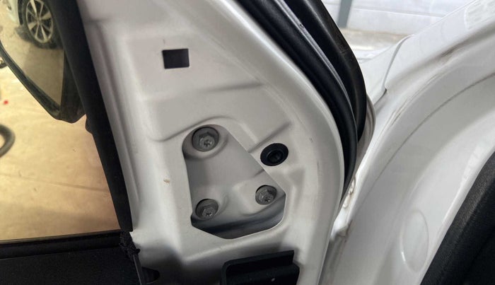 2018 Datsun Go Plus T, Petrol, Manual, 59,435 km, Left rear-view mirror - Cover has minor damage