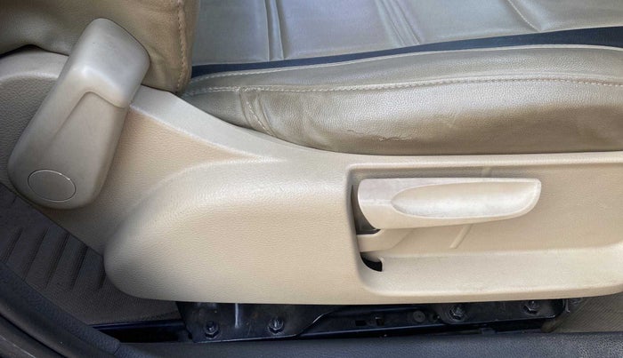 2015 Volkswagen Polo HIGHLINE1.2L, Petrol, Manual, 25,542 km, Driver Side Adjustment Panel