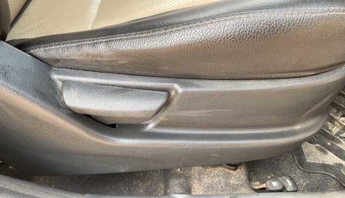 2014 Hyundai Eon D-LITE+, Petrol, Manual, 42,045 km, Driver Side Adjustment Panel