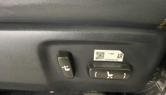 2019 Toyota Innova Crysta 2.8 ZX AT 7 STR, Diesel, Automatic, 27,922 km, Driver Side Adjustment Panel
