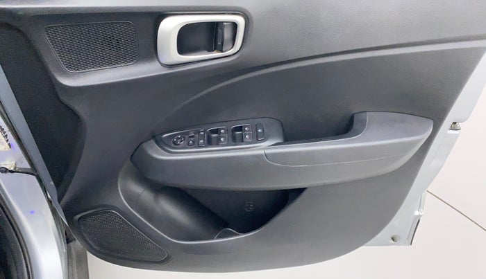 2019 Hyundai VENUE SX 1.0 TURBO, Petrol, Manual, 29,420 km, Driver Side Door Panels Control