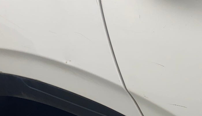 2019 Hyundai VENUE SX PLUS 1.0 TURBO DCT, Petrol, Automatic, 1,05,612 km, Right quarter panel - Slightly dented